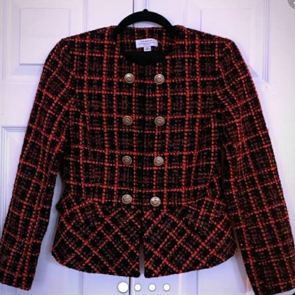 Tahari Blazer set and skirt